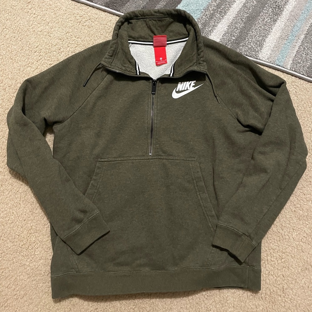 Women Nike quarter zip up